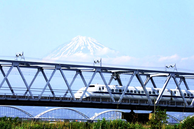 Mt-Fuji-train